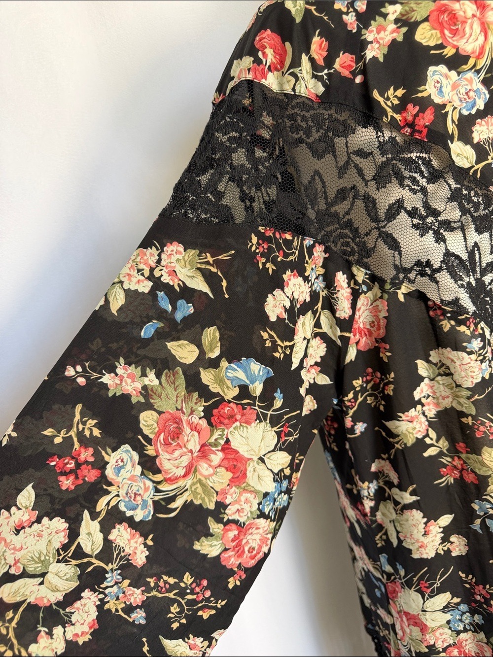 Miss Me Kimono Black Floral Print Lace Inset with Fringe Size M Open Front Sheer - Picture 5 of 8